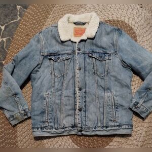 LEVIS Sherpa Lined Trucker Jacket